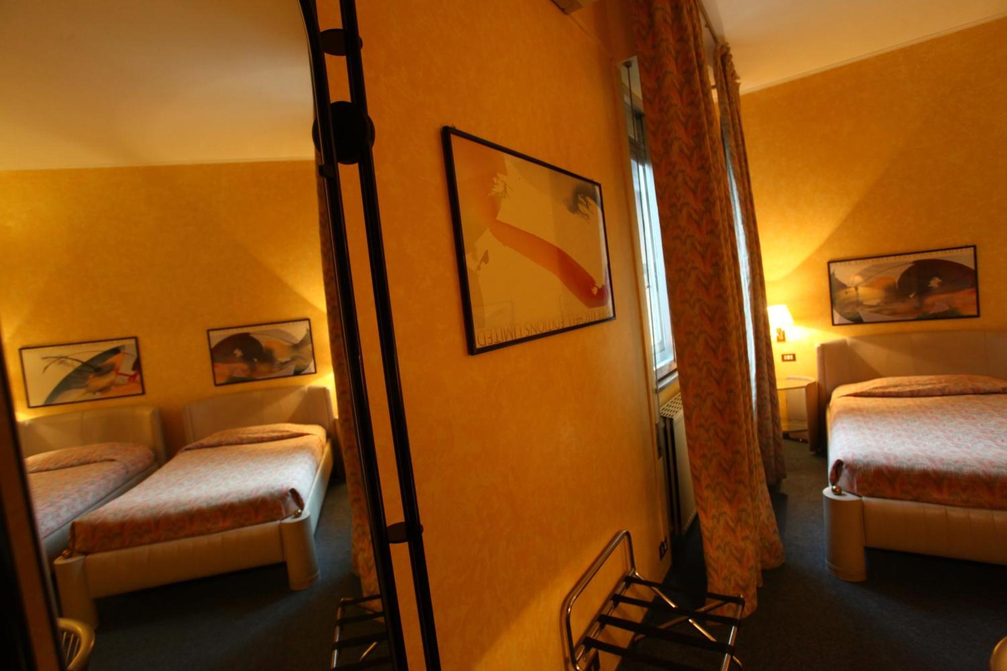 Hotel Lincoln ชินิเซลโลบาลซาโม ห้อง รูปภาพ