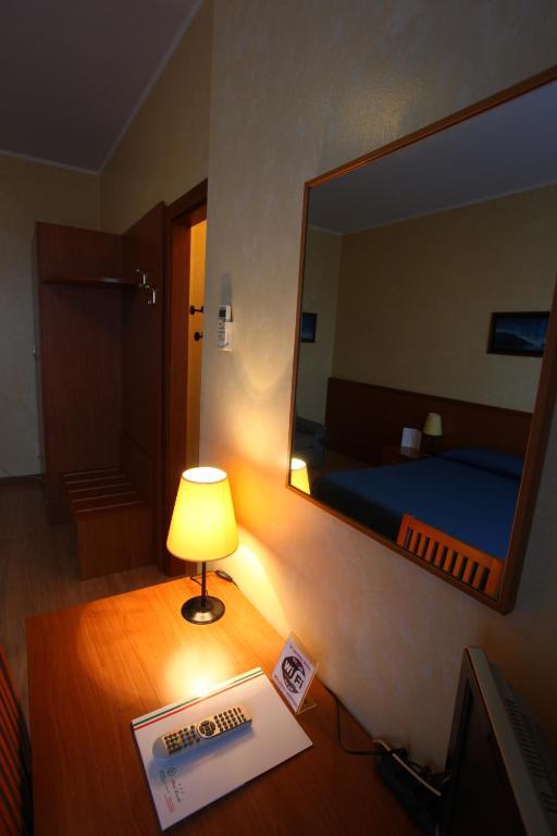 Hotel Lincoln ชินิเซลโลบาลซาโม ห้อง รูปภาพ