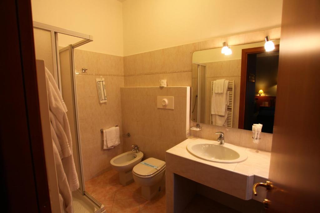 Hotel Lincoln ชินิเซลโลบาลซาโม ห้อง รูปภาพ